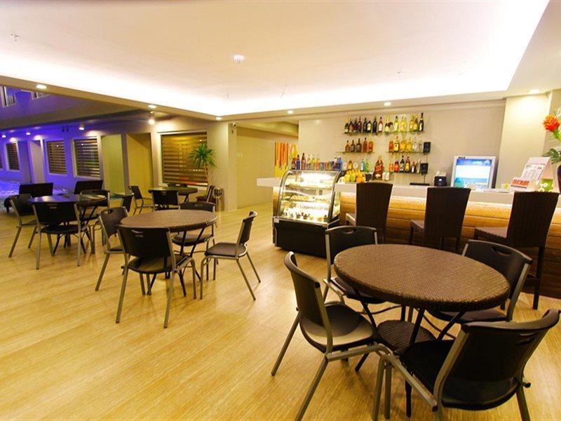 Boracay Uptown Resort 4*