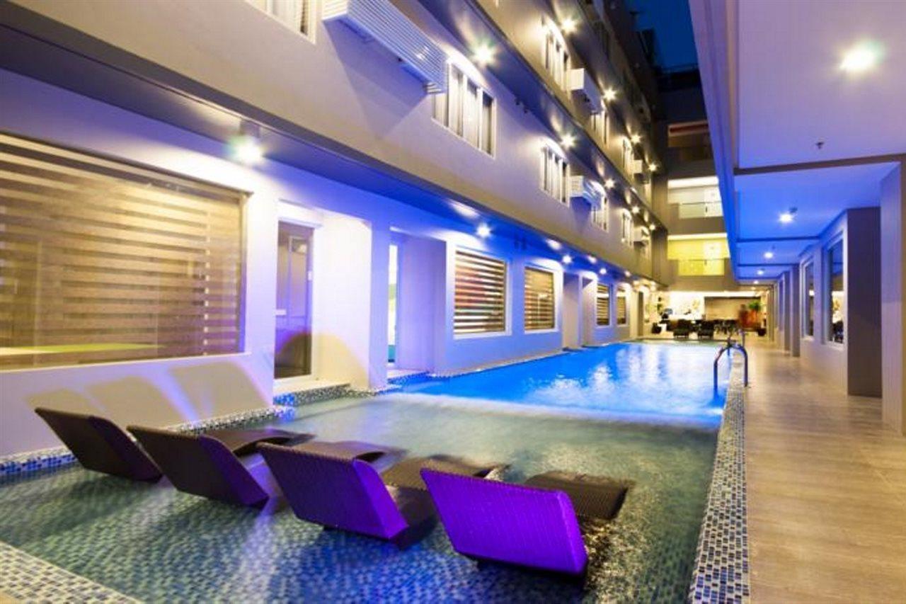 Boracay Uptown Resort 4*