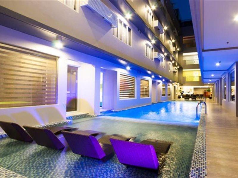 Boracay Uptown Resort 4*