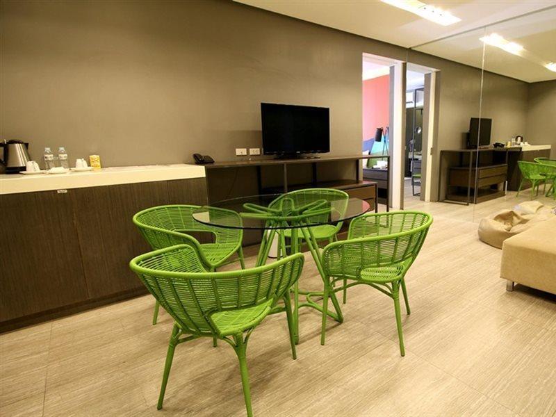 Boracay Uptown Resort 4*