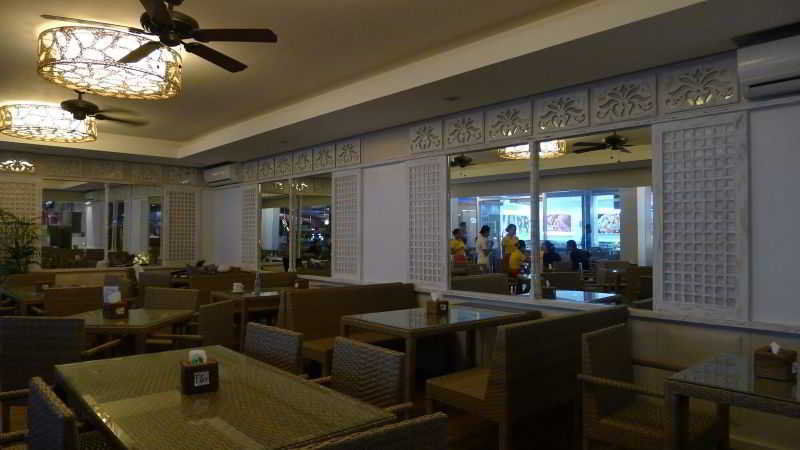 Boracay Uptown Resort 4*